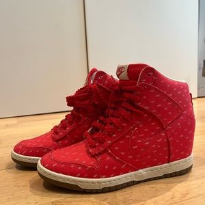 Nike dunks hidden wedge